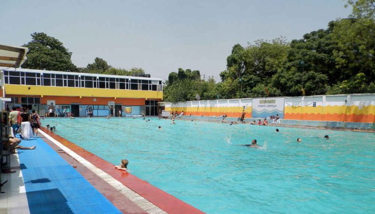How to Choose the Best Swimming Pool Near Me